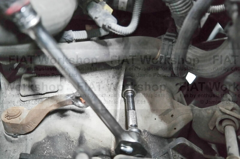 Removing The Clutch On A Fiat 500 1.2 8v