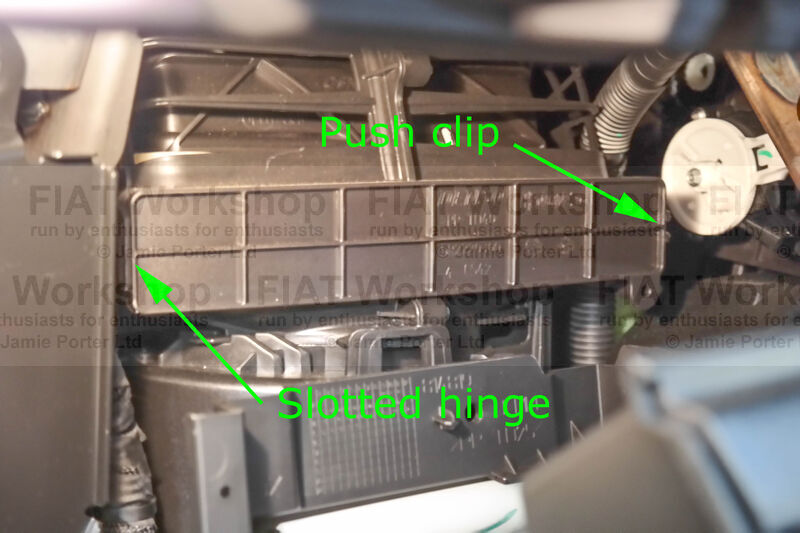 Replacing The Pollen Filter On A 500L